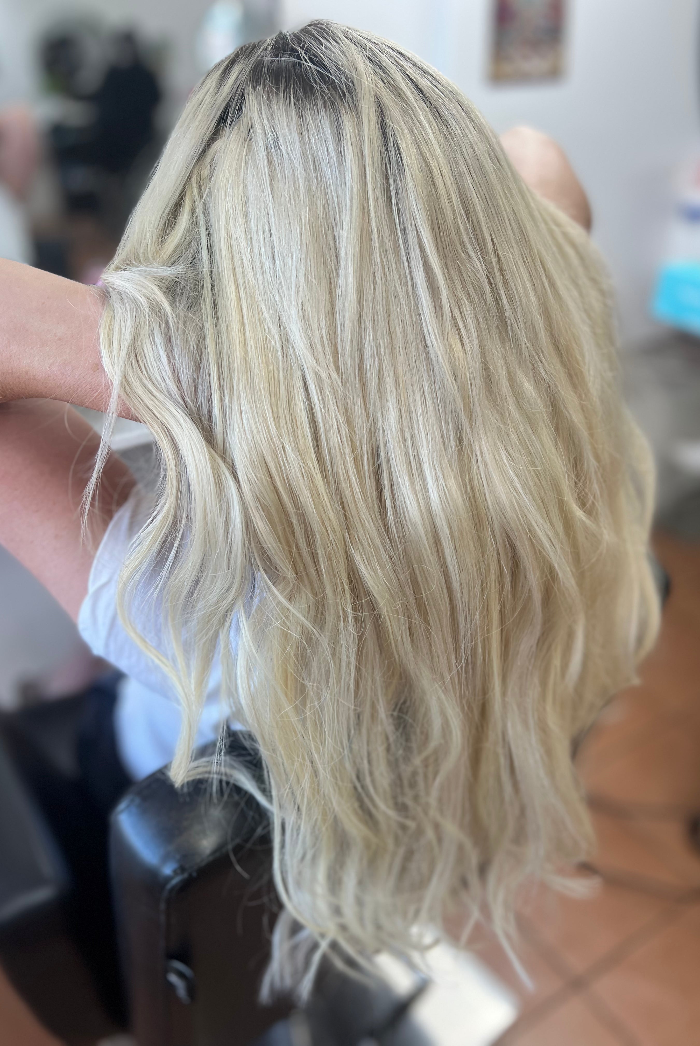 22" Clip In Hair Extensions #60A / Ice White - 160gm Clip In (10 piece set) - Platinum Lockz Hair Extensions & Supplies