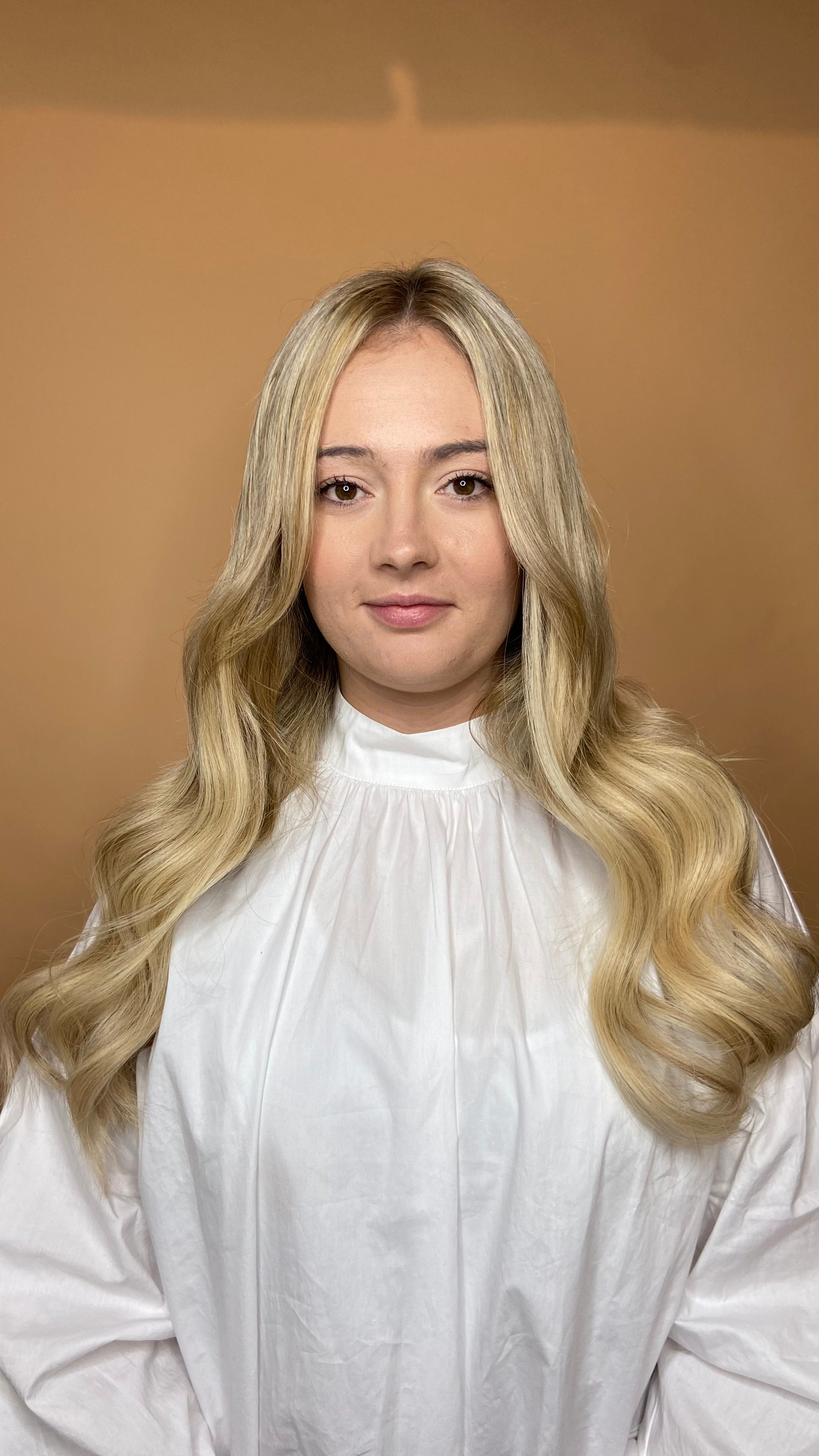 22" Clip In Hair Extensions #613 Beach Babe - 320gm (9piece) - Platinum Lockz Hair Extensions & Supplies