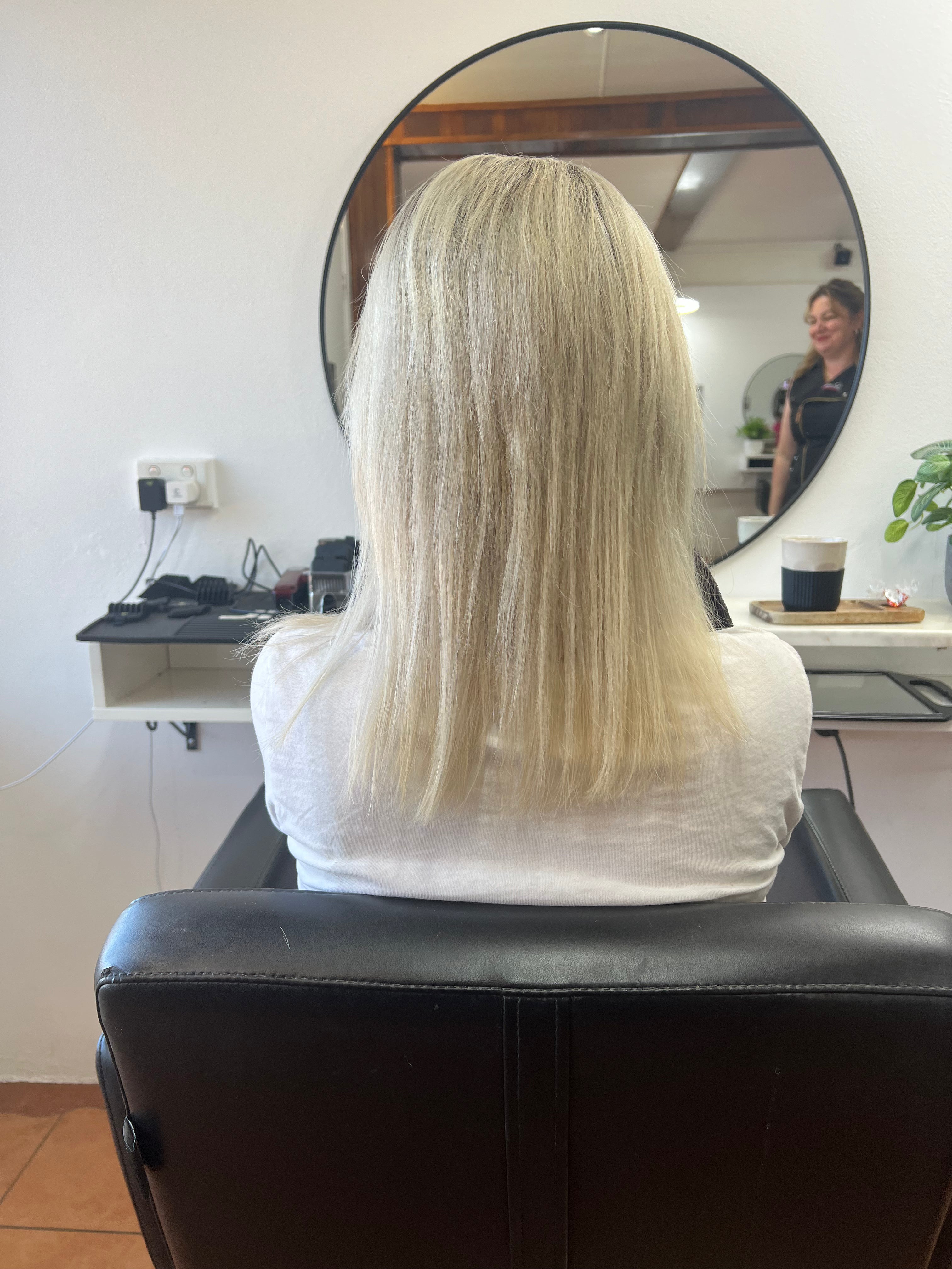 18" Clip In Hair Extensions #60A/Ice White - Ash Platinum Blonde - Platinum Lockz Hair Extensions & Supplies